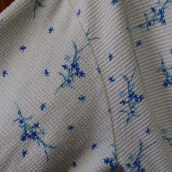 Vanity Fair Waffle Knit Cream & Blue Floral Robe | Vintage Large Cotton Blend - Picture 5 of 16